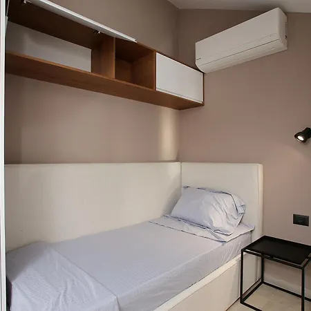 Luxury Duplex With View דירה